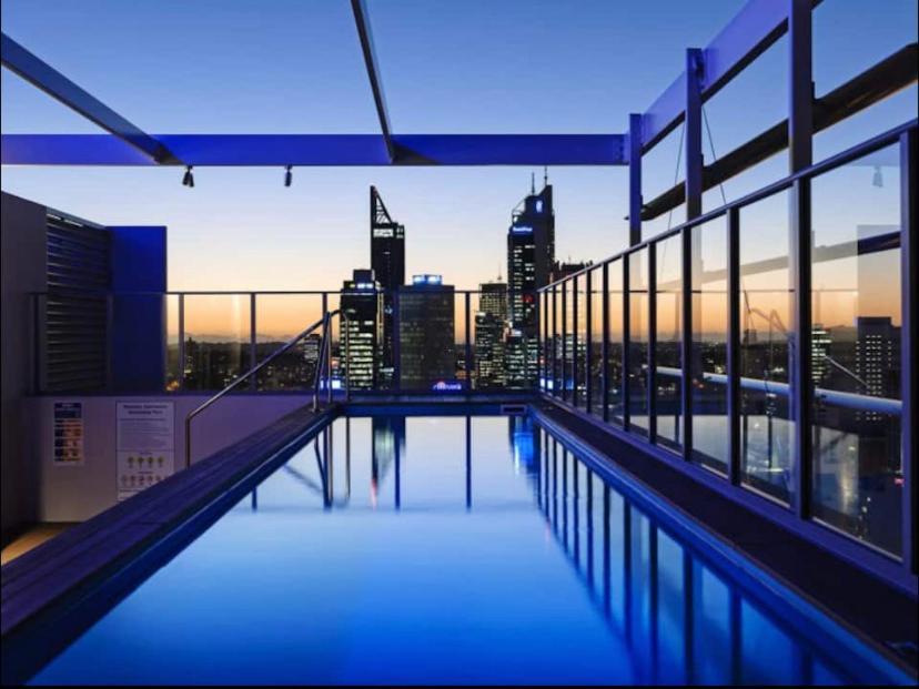 In The City Perth 1B1B Pool And Nice View Екстериор снимка